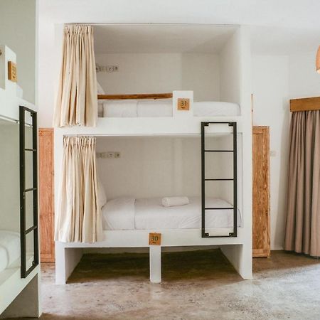 Отель Mana Eco Retreat Kuta  Экстерьер фото