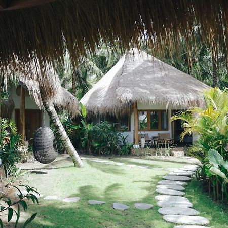 Отель Mana Eco Retreat Kuta  Экстерьер фото