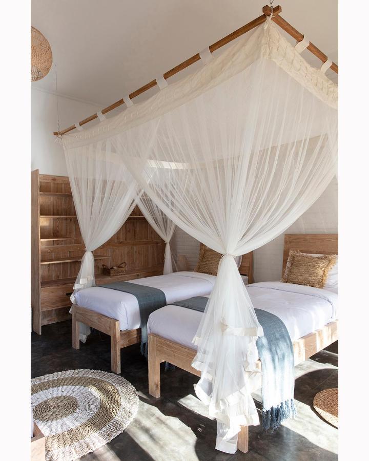 Отель Mana Eco Retreat Kuta  Экстерьер фото