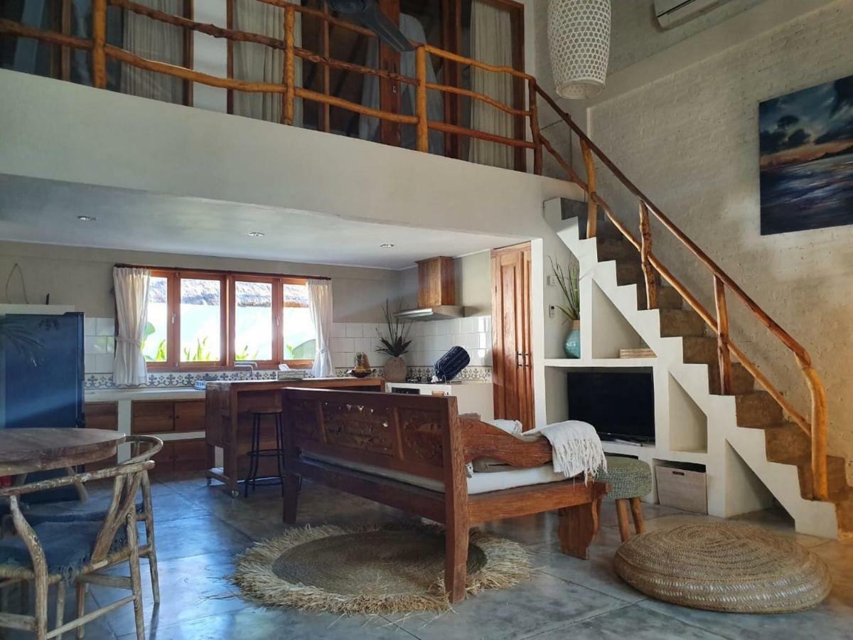 Отель Mana Eco Retreat Kuta  Экстерьер фото